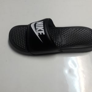 NIKE SANDALS